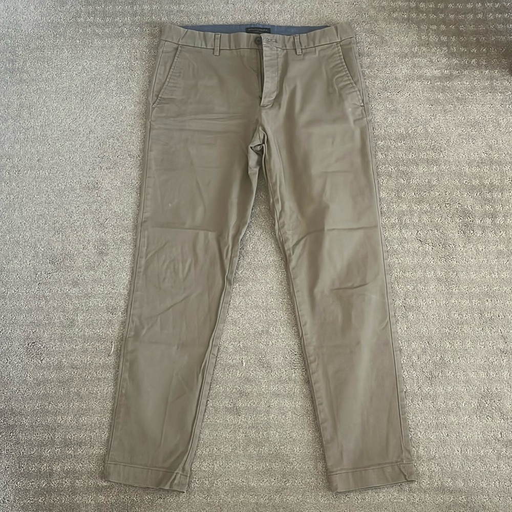 Banana Republic Mason Athletic Taper Chino